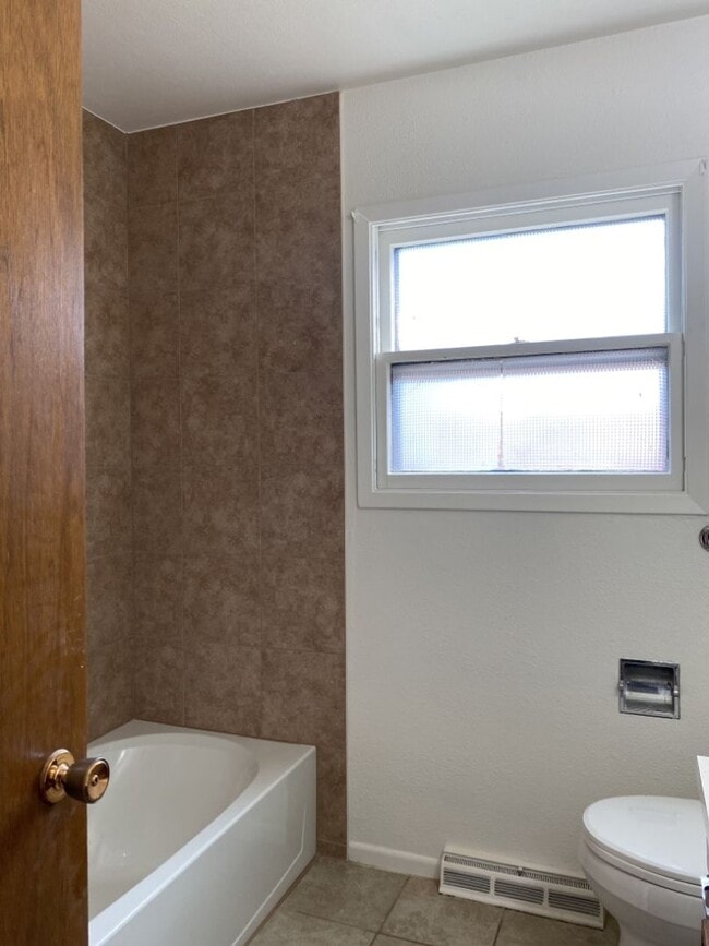 Building Photo - STUDENTS WELCOME! Single-Family Ranch Home in West Ft. Collins w/ Fenced Yard, Lawn Care Included!