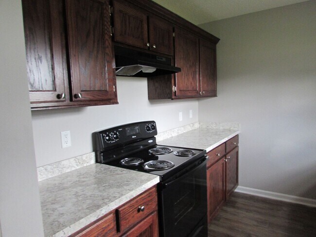 Building Photo - 1000A Mayfield Dr
