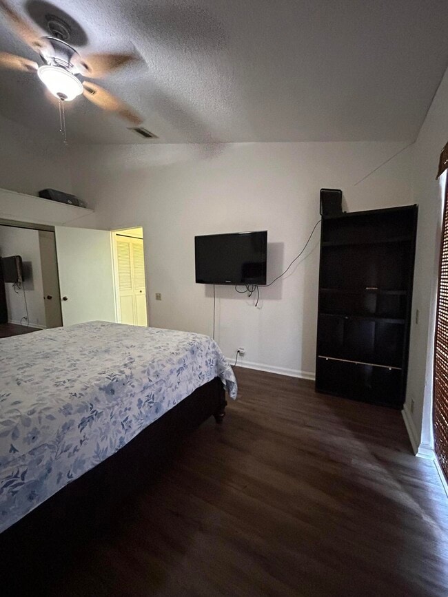 Building Photo - 1593 Hawthorne Pl