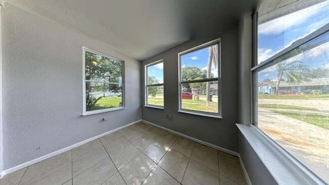 Building Photo - 4518 9th Ave S