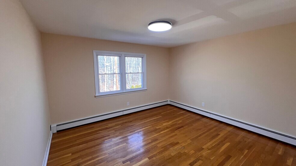 Building Photo - 372 Gilbert Ave