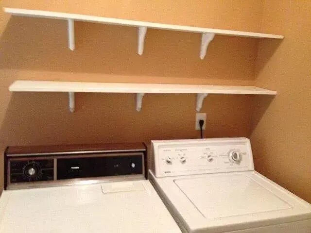 Laundry - 1237 Misty Isle Dr