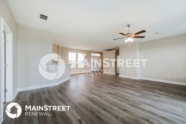 Building Photo - 3202 6th St W