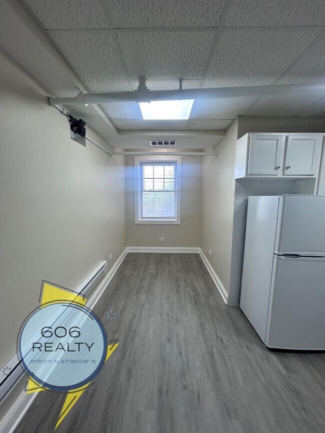 Building Photo - Beautiful Berwyn Apartments on Kenilworth!