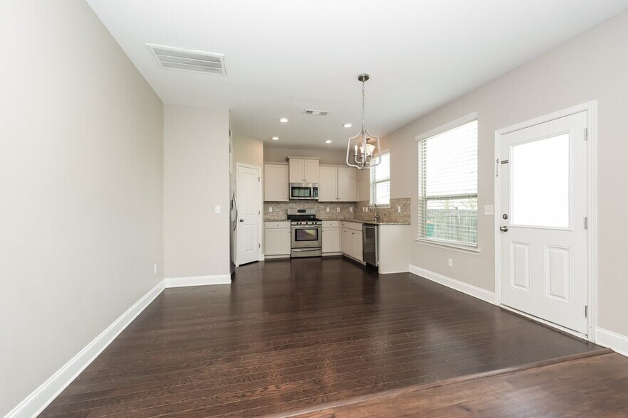 Building Photo - 1005 Keeneland Dr