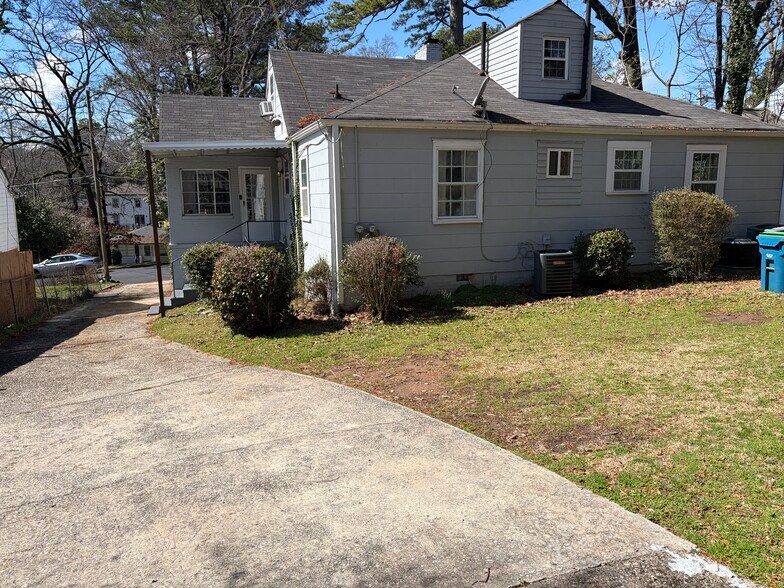 Back of the house - 2710 Winburn Ter