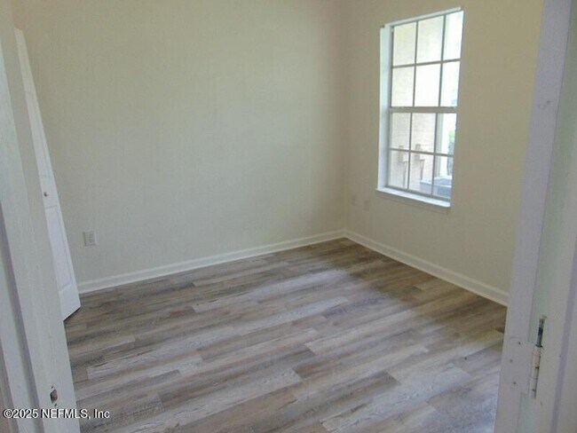 Building Photo - 10075 GATE N Pky