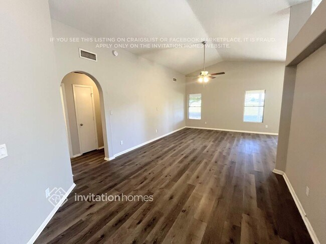 Building Photo - 8677 N 108th Ln