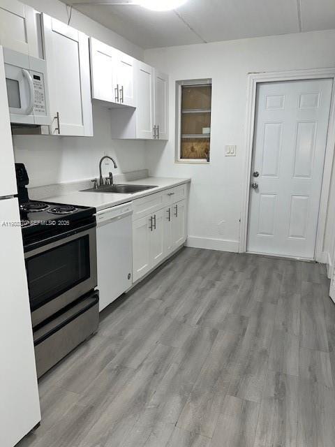 Building Photo - 1220 NW 3rd Ct