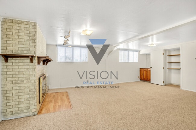 Building Photo - 357 S 200 W St