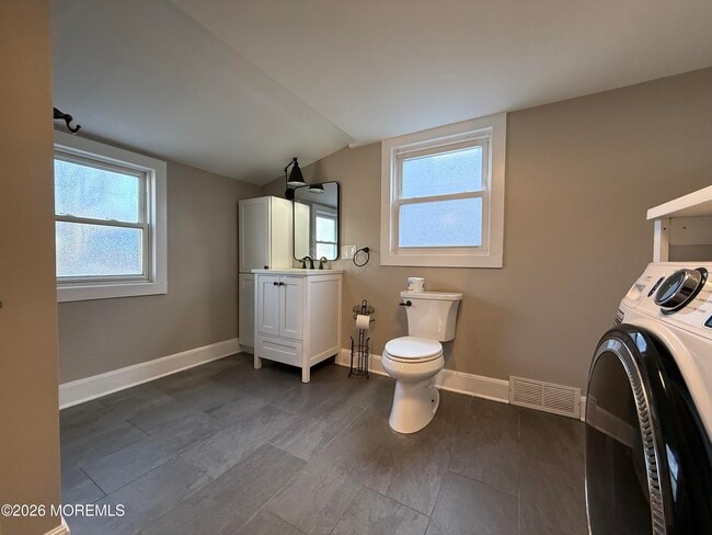 Building Photo - 30 Conover St