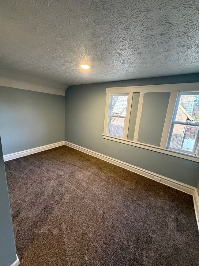 Building Photo - Spacious Akron Home – Lease to Purchase or Vouchers Only | Open House Feb 8