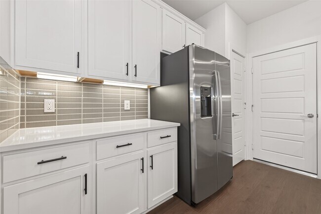 Building Photo - 32415 Sunbeam Dr