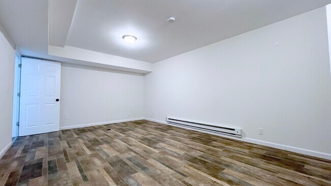 Building Photo - 54 Laidlaw Ave