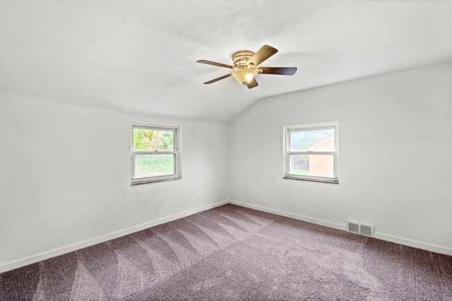 Building Photo - AVAILABLE OCT 1ST!! GORGEOUS 2 BEDROOM HOU...