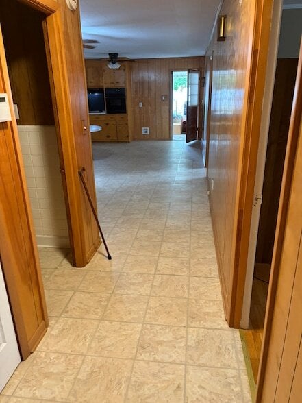 Building Photo - 1205 Carroll Dr