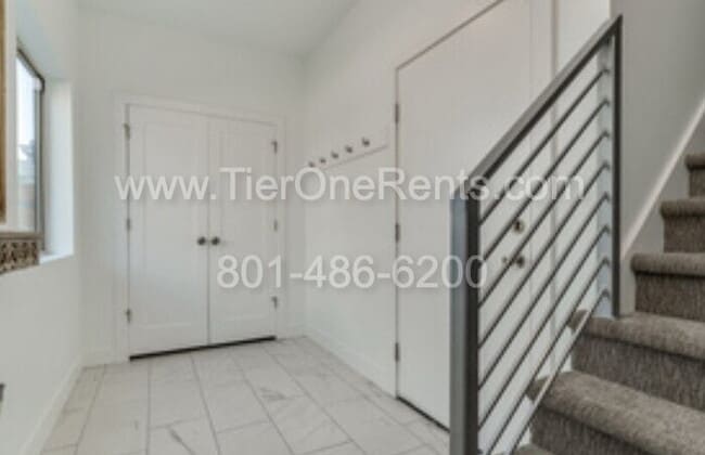 Building Photo - NO DEPOSIT option available for qualified renters!