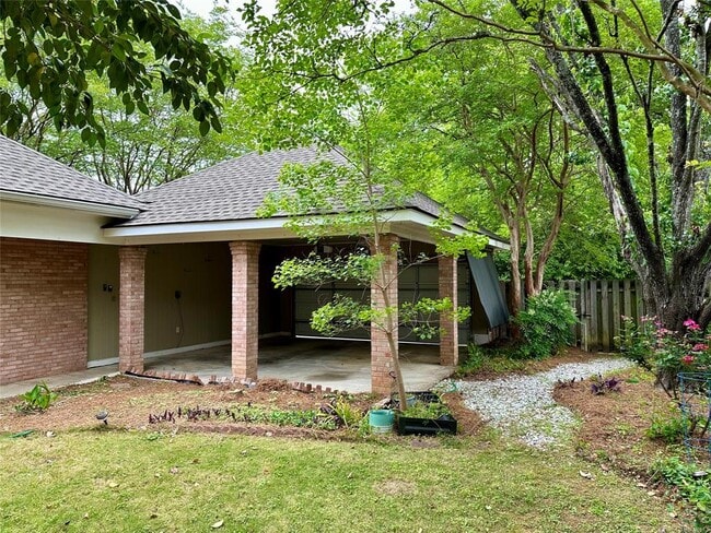 Building Photo - 8601 Harvest Ridge Dr