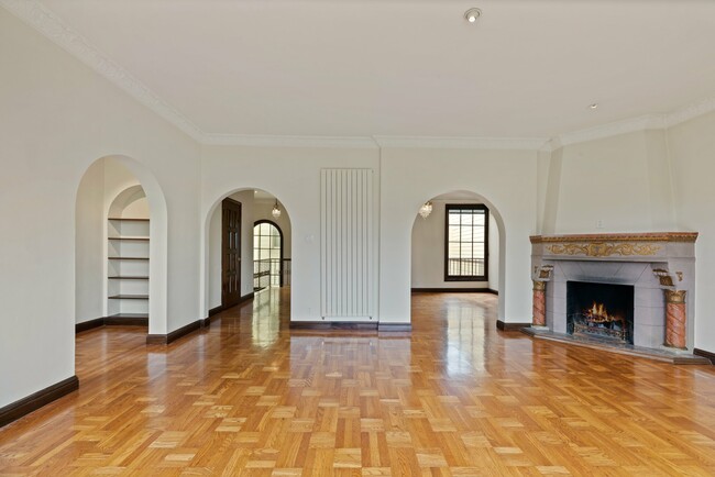 Building Photo - 1763 North Point St