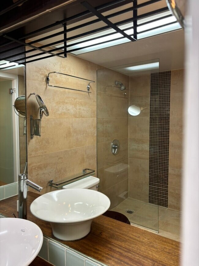 Building Photo - 12217 Rochester Ave