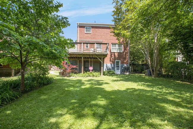 Building Photo - 2509 Crest Ave