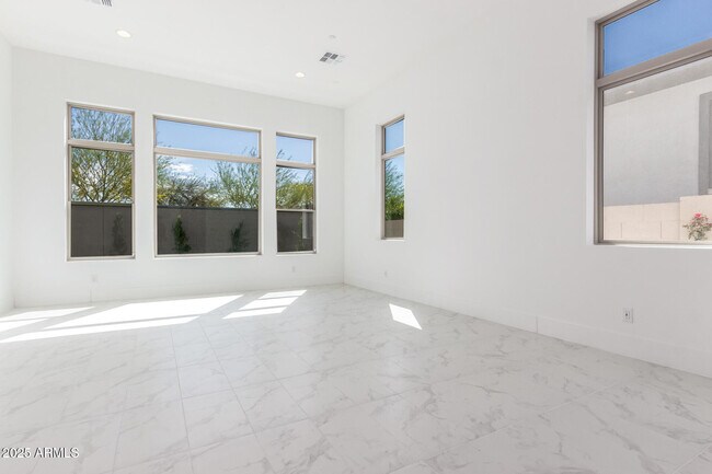 Building Photo - 12469 N 93rd Way