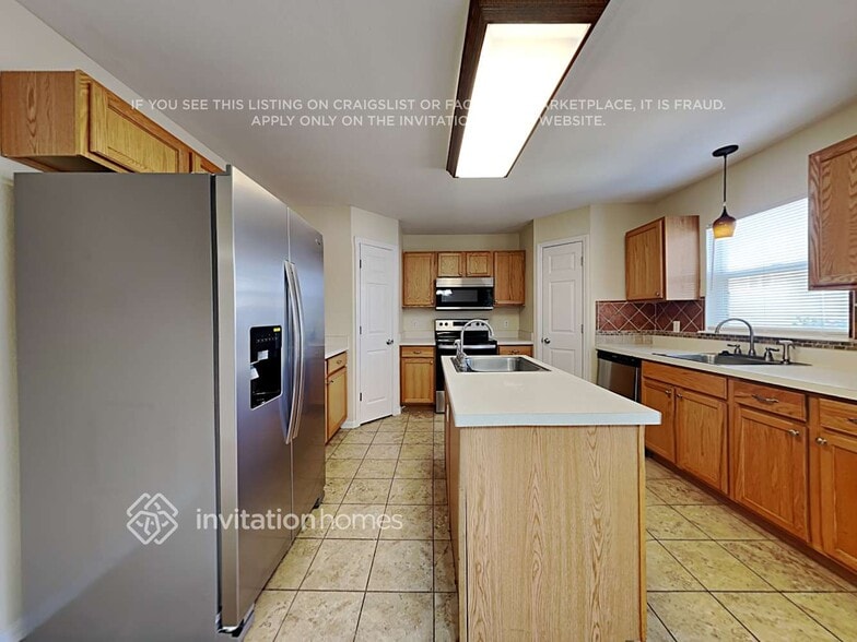 Building Photo - 10341 River Bream Dr