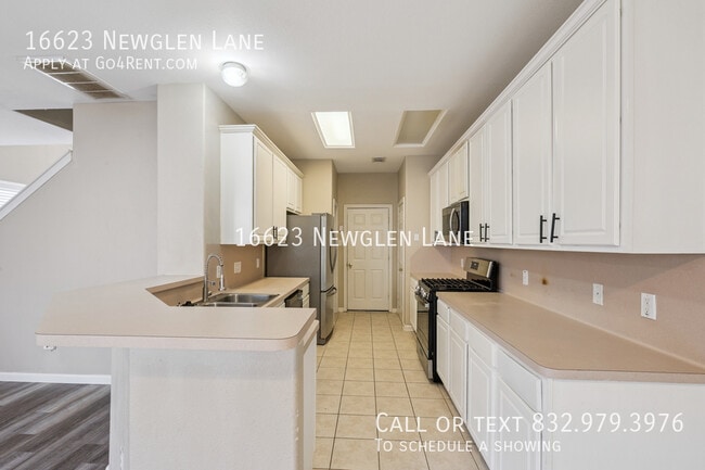 Building Photo - 16623 Newglen Ln