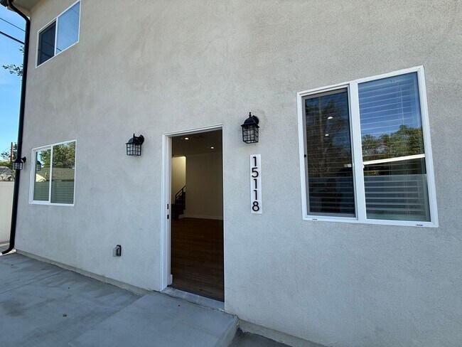 Building Photo - All solar new construction 3/3 house