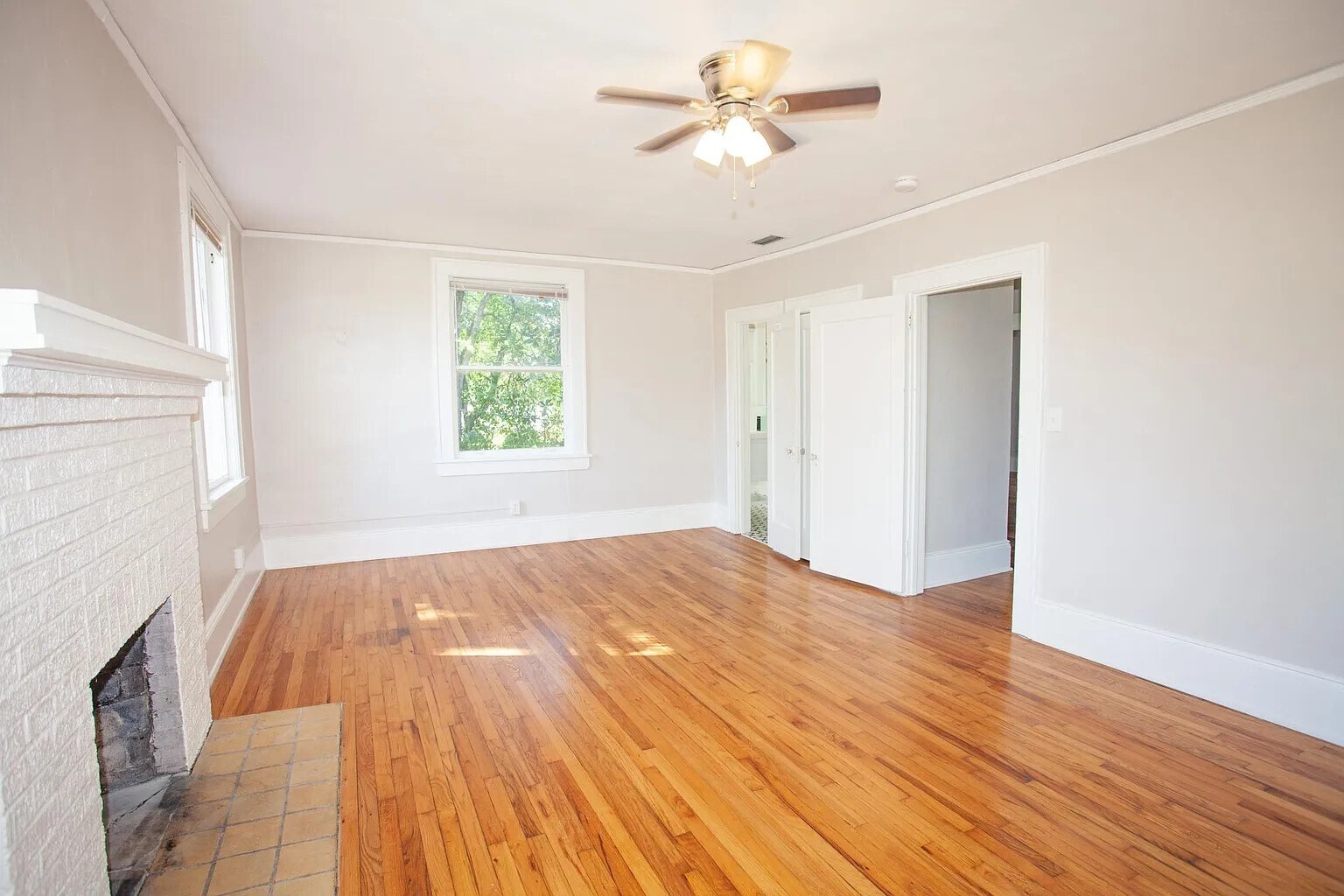 Building Photo - 4835 Sunderland Rd