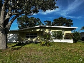 Building Photo - 2447 Baywood Dr W