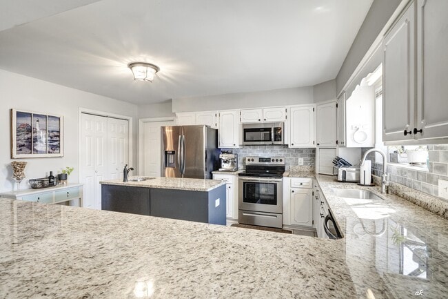 Building Photo - 707 Plantation Cir