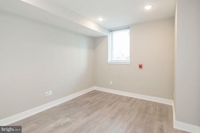 Building Photo - 1206 N 24th St