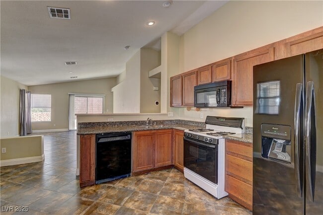Building Photo - 10530 Lilac Tree Ave