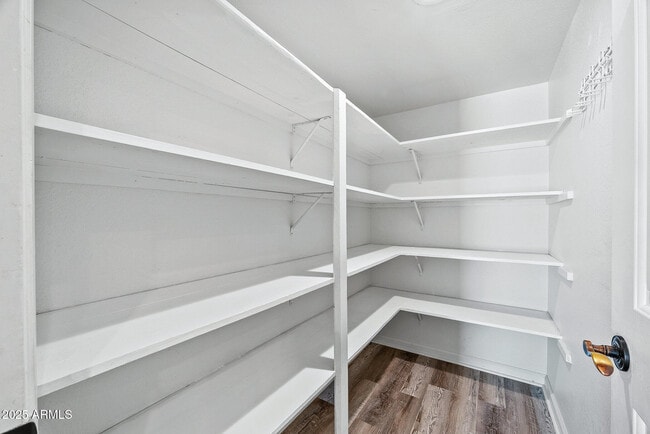 Building Photo - 6039 E Skinner Dr