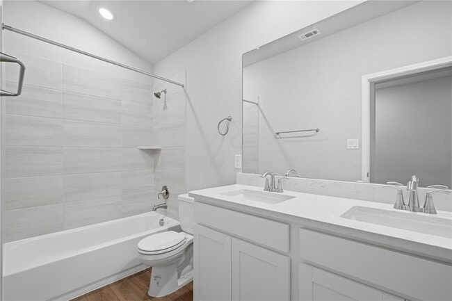 Building Photo - 126 Fairmeadow Downs Dr