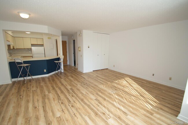 Building Photo - 14 Nosband Ave