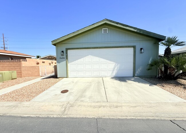 Building Photo - AVAILABLE NOW! 3 Bed / 2 Bath Condo in 55+...