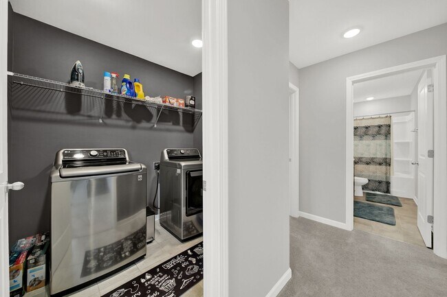 Building Photo - Beautiful 3 bed house in Belmont NC!
