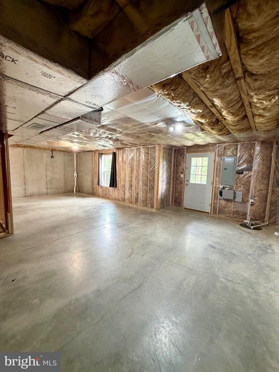 Building Photo - 8464 Hamilton St