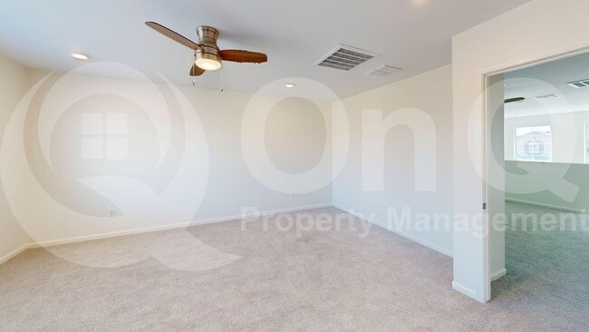 Building Photo - 8021 S Silver Lillie Way