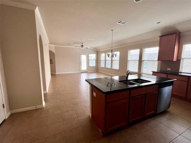 Building Photo - 929 Coulee Dr