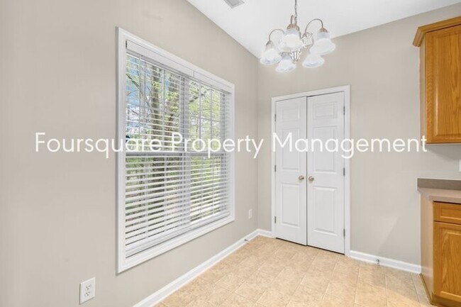 Building Photo - Single Family Home| 1st Floor Master Bedro...
