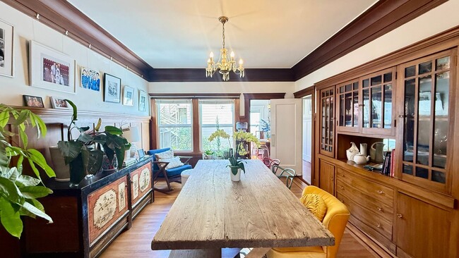 Building Photo - DREAM HOME! Spacious 3 BR + Sunroom/ 1.5 BA  in the Richmond area- AMSI