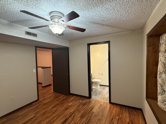 Building Photo - 5902 W Franklin St