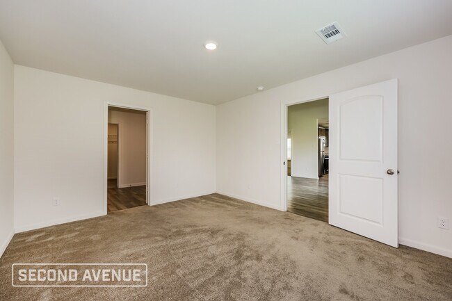 Building Photo - 1321 Woodwinds Dr