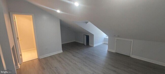 Building Photo - 6135 Fieldcrest Ct