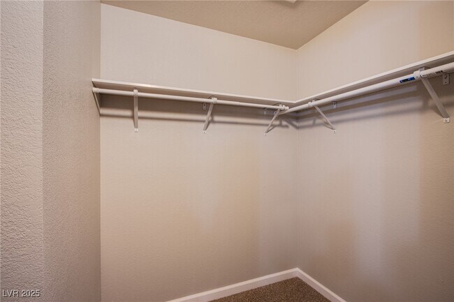 Building Photo - 3749 Carlyle Dr