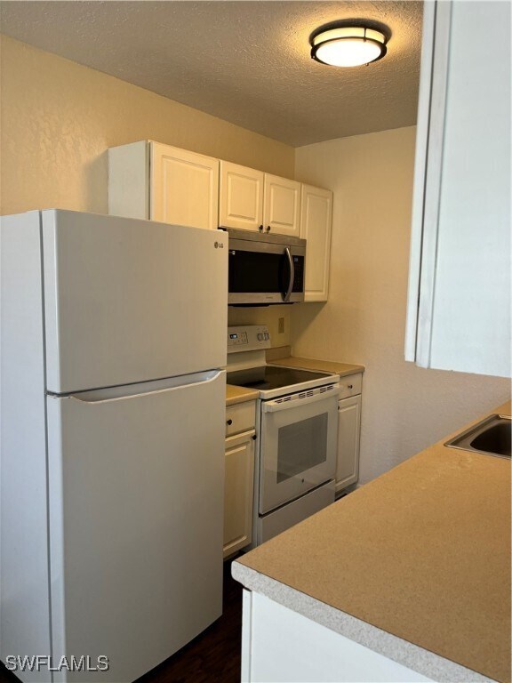 Primary Photo - 4625 Bayshore Dr