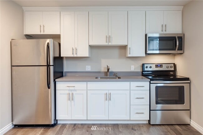 Building Photo - 311 Taylor Ave NW